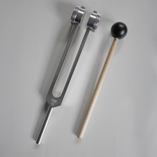 Diapasó 128 Hz i mallot de percussió